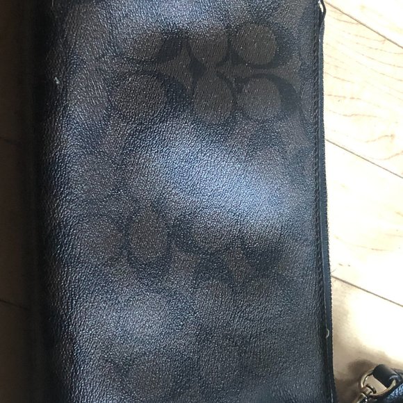 COACH Wristlet - Picture 4 of 4